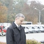 Uroczystości 12. rocznicy ataków terrorystycznych na USA przed pomnikiem Homo Homini w Kielcach. Konsul USA Collin Guard / Kamil Król / Radio Kielce