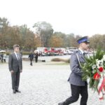 Uroczystości 12. rocznicy ataków terrorystycznych na USA przed pomnikiem Homo Homini w Kielcach. Senator PiS Krzysztof Słoń / Kamil Król / Radio Kielce