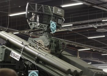 Międzynarodowy Salon Przemysłu Obronnego 2013 - Wyrzutnie rakiet / Stanisław Blinstrub / Radio Kielce