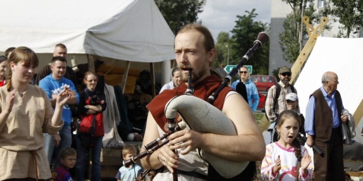 X Jubileuszowy Piknik Klubu Historycznego HIRD / Stanisław Blinstrub / Radio Kielce