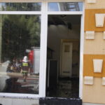 Pożar kamienic w centrum Włoszczowy - zalane woda pomieszczenie sklepowe / Stanisław Blinstrub / Radio Kielce