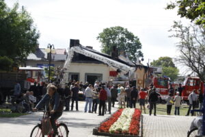 Pożar kamienic w centrum Włoszczowy / Stanisław Blinstrub / Radio Kielce