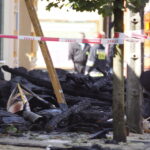 Pożar kamienic w centrum Włoszczowy - pozostałości dachu / Stanisław Blinstrub / Radio Kielce