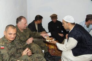 „Szura" - spotkanie władz afgańskich z siłami koalicji / Piotr Michalski / Radio Kielce