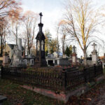 Grobowiec Marianny Pożarskiej, żony właściciela odlewni w Białogonie.