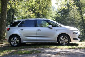 Nowy Citroen C4 Picasso / Robert Felczak / Radio Kielce