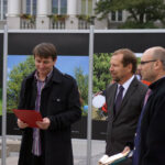 3.10.2013 Wernisaż wystawy fotograficznej na kieleckim Rynku, której autorami są min. studenci University of Texas at Brownsville / Bartłomiej Zapała / Radio Kielce