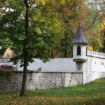 Jesień w Kielcach. Baszta Plotkarka w Parku. / Wojciech Habdas / Radio Kielce