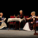 Sztuką Damy i huzary Aleksandra Fredry uczczą Dzień Edukacji Narodowej nauczyciele liceum imienia Hanki Sawickiej w Kielcach. / Wojciech Habdas / Radio Kielce