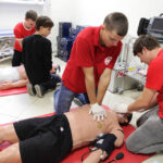 Rekord w resuscytacji krążeniowo-oddechowej w Centrum Symulacji Medycznych UJK / Wojciech Habdas / Radio Kielce