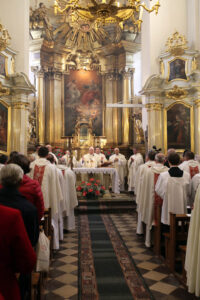 22.10.2013 Inauguracja roku akademickiego w Wyższym Seminarium Duchownym. Oficjalną część poprzedziła Msza Święta w Kościele Świętej Trójcy. / Wojciech Habdas / Radio Kielce