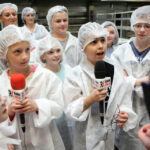 Wizyta w Piekarni Pod Telegrafem. Dzień Dobry Dzieci (27.10.2013.) / Wojciech Habdas / Radio Kielce