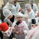 Wizyta w Piekarni Pod Telegrafem. Dzień Dobry Dzieci (27.10.2013.) / Wojciech Habdas / Radio Kielce