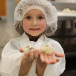 Wizyta w Piekarni Pod Telegrafem. Dzień Dobry Dzieci (27.10.2013.) / Wojciech Habdas / Radio Kielce