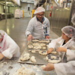 Wizyta w Piekarni Pod Telegrafem. Dzień Dobry Dzieci (27.10.2013.) / Wojciech Habdas / Radio Kielce