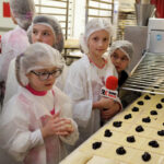 Wizyta w Piekarni Pod Telegrafem. Dzień Dobry Dzieci (27.10.2013.) / Wojciech Habdas / Radio Kielce