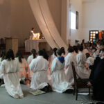 31.10.2013. Noc Świętych. Przed dniem Wszystkich Świętych, Duszpasterstwo Młodzieży Diecezji Kieleckiej zorganizowało czuwanie i modlitwę w parafii św. Franciszka / Wojciech Habdas / Radio Kielce