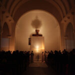 31.10.2013. Noc Świętych. Przed dniem Wszystkich Świętych, Duszpasterstwo Młodzieży Diecezji Kieleckiej zorganizowało czuwanie i modlitwę w parafii św. Franciszka / Wojciech Habdas / Radio Kielce