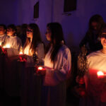 31.10.2013. Noc Świętych. Przed dniem Wszystkich Świętych, Duszpasterstwo Młodzieży Diecezji Kieleckiej zorganizowało czuwanie i modlitwę w parafii św. Franciszka / Wojciech Habdas / Radio Kielce