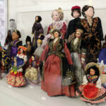 3.10.2013 Wystawa "Lalki - prezenty w odpowiedzi na listy" w Muzeum Zabawek i Zabawy / Wojciech Habdas / Radio Kielce