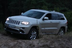 Czwarta generacja modelu Grand Cherokee / Robert Felczak / Radio Kielce