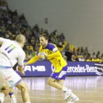 Fragment meczu Vive Targi - Gaz System Pogoń Szczecin / Kamil Król / Radio Kielce