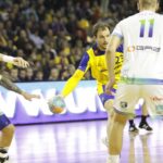 Fragment meczu Vive Targi - Gaz System Pogoń Szczecin / Kamil Król / Radio Kielce