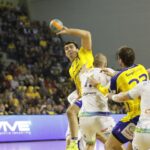 Fragment meczu Vive Targi - Gaz System Pogoń Szczecin / Kamil Król / Radio Kielce