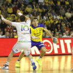 Fragment meczu Vive Targi - Gaz System Pogoń Szczecin / Kamil Król / Radio Kielce