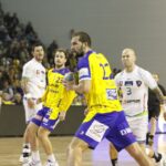 Fragment meczu Vive Targi - Gaz System Pogoń Szczecin / Kamil Król / Radio Kielce