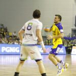 Fragment meczu Vive Targi - Gaz System Pogoń Szczecin / Kamil Król / Radio Kielce