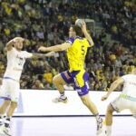 Fragment meczu Vive Targi - Gaz System Pogoń Szczecin / Kamil Król / Radio Kielce