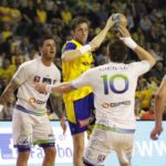 Fragment meczu Vive Targi - Gaz System Pogoń Szczecin / Kamil Król / Radio Kielce