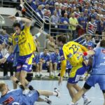 3. kolejka Ligi Mistrzów piłkarzy ręcznych: mecz Orlen Wisła Płock - Vive Targi Kielce / Kamil Król / Radio Kielce
