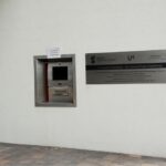 Otwarcie Biblioteki Uniwersyteckiej - automat do oddawania książek / Stanisław Blinstrub / Radio Kielce