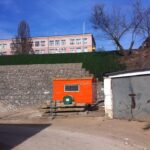 Ulica Polna w Ostrowcu ponownie przejezdna. Olbrzymią dziurę w jezdni udało się zasypać / Teresa Czajkowska / Radio Kielce