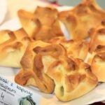 XI Święto Kultury i Tradycji w Bielinach. II miejsce w konkursie potraw - pierogi z kapustą i grzybami - Teresa Kwiatek. / Krzysztof Żołądek / Radio Kielce