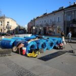 Rynek, budowa lodowiska. / Piotr Michalski / Radio Kielce