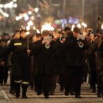 Capstrzyk przed Dniem Niepodległości - przemarsz z pochodniami ulicami Miasta / Stanisław Blinstrub / Radio Kielce