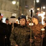 Capstrzyk przed Dniem Niepodległości - przemarsz z pochodniami ulicami Miasta / Stanisław Blinstrub / Radio Kielce