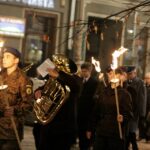 Capstrzyk przed Dniem Niepodległości - przemarsz z pochodniami ulicami Miasta / Stanisław Blinstrub / Radio Kielce