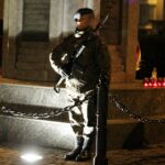 Capstrzyk przed Dniem Niepodległości - warta przed Pomnikiem Niepodległości / Stanisław Blinstrub / Radio Kielce