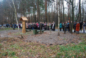 Szlak sacro-turystyczny otwarto w Koprzywnicy / Grażyna Szlęzak-Wójcik / Radio Kielce