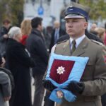 Uroczystości pogrzebowe Tadeusza Mazowieckiego. Order Orła Białego, którym został odznaczony premier / Bartłomiej Zapała / Radio Kielce