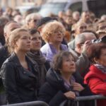 Uroczystości pogrzebowe Tadeusza Mazowieckiego zgromadziły tłumy ludzi / Bartłomiej Zapała / Radio Kielce