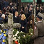 Uroczystości pogrzebowe Tadeusza Mazowieckiego. Cmentarz w podwarszawskich Laskach / Włodzimierz Batóg / Radio Kielce