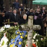 Uroczystości pogrzebowe Tadeusza Mazowieckiego. Cmentarz w podwarszawskich Laskach / Włodzimierz Batóg / Radio Kielce