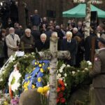 Uroczystości pogrzebowe Tadeusza Mazowieckiego. Cmentarz w podwarszawskich Laskach / Włodzimierz Batóg / Radio Kielce