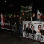 Marsz zakończył się pod Pomnikiem Niepodległości obok kieleckiego dworca PKP / Kamil Król / Radio Kielce