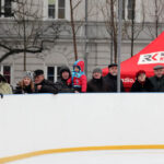 Na Rynku otwarto sztuczne lodowisko. / Radio Kielce